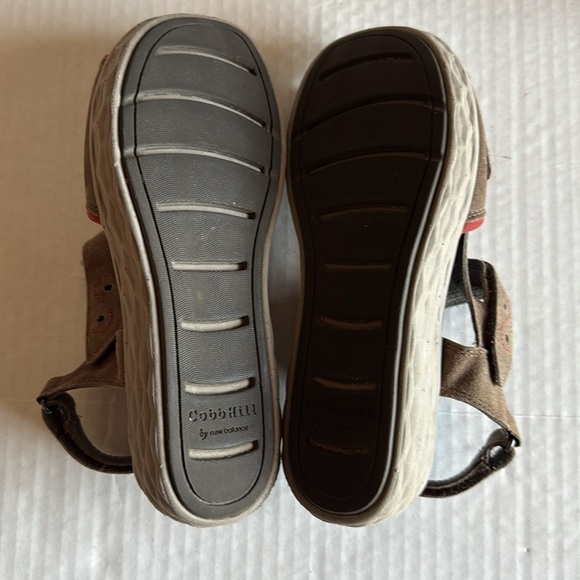 Cobb Hill By New Balance Light Brown Low Wedge Sandals - Picture 8 of 10